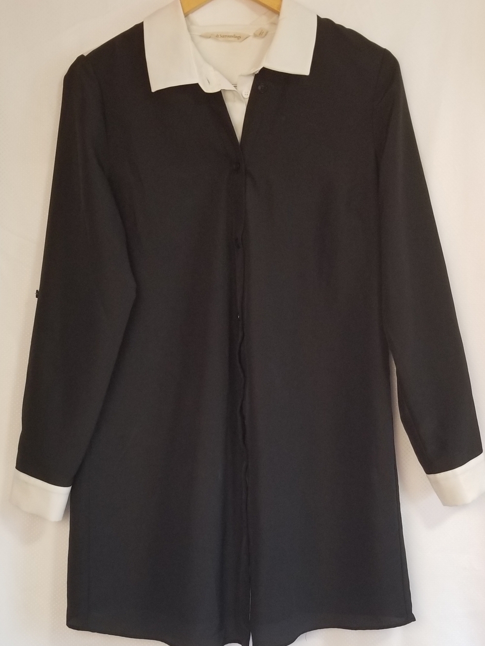Soft Surroundings Black Longline Blouse with White Collar & Cuffs Size M